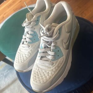 Nike Air Max in Cream and Light Blue